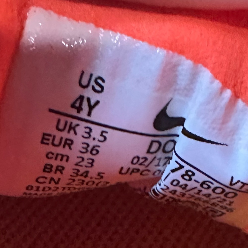 Nike Bright Pink and blue - Picture 2 of 6